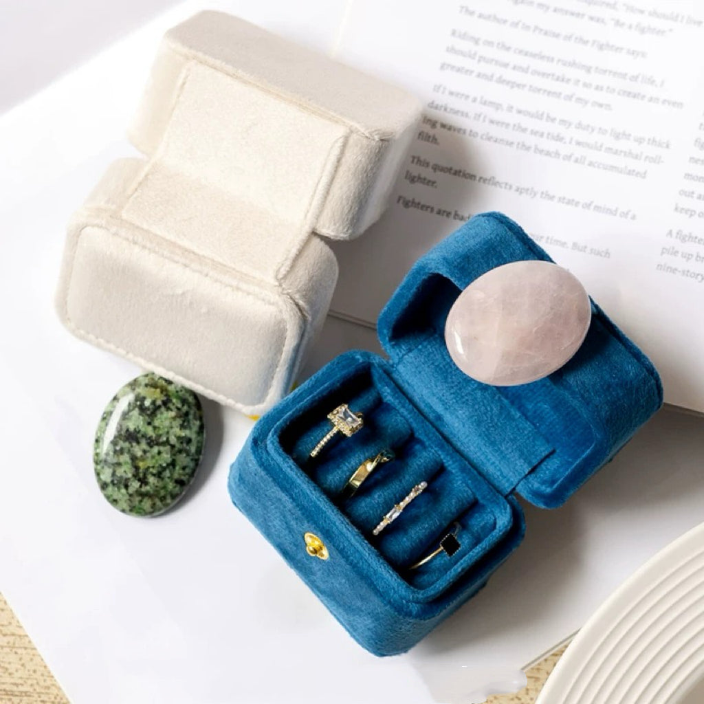 Natural Stone Velvet Jewelry Box – Elegant Storage for Rings & Earrings