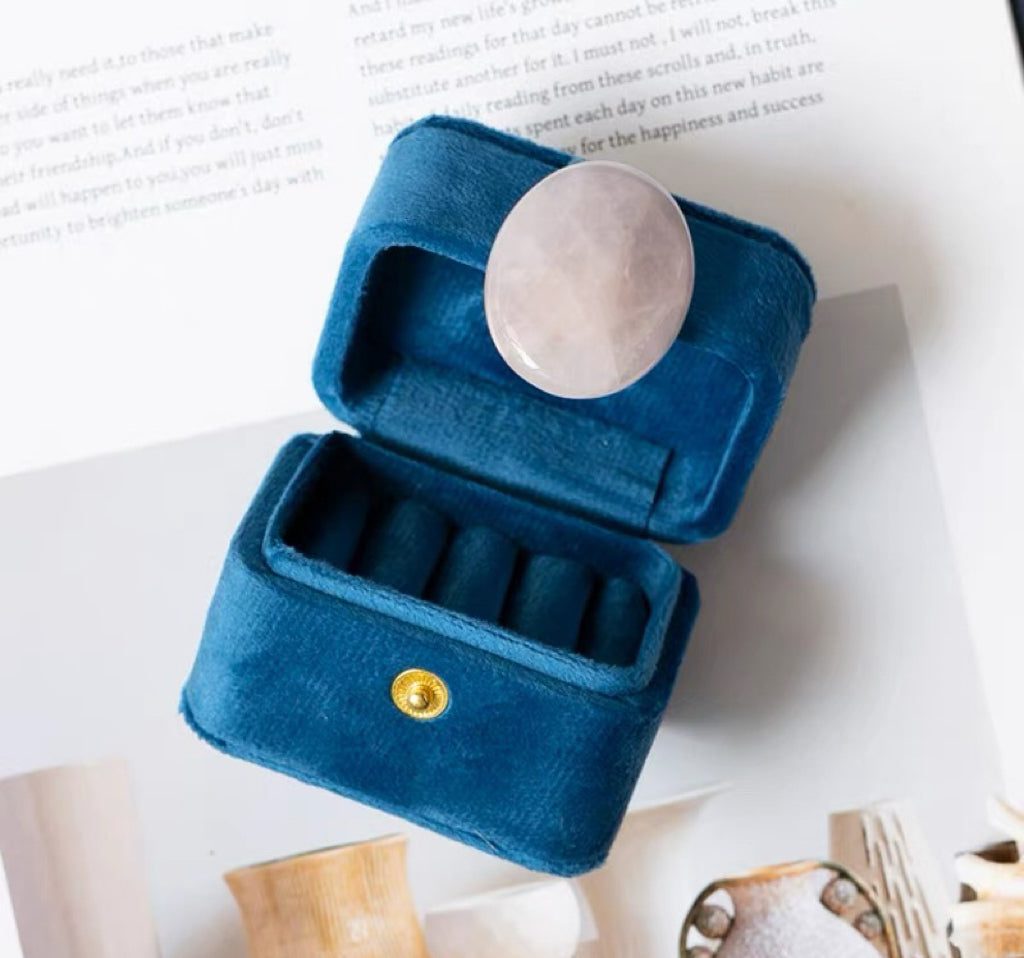 Natural Stone Velvet Jewelry Box – Elegant Storage for Rings & Earrings