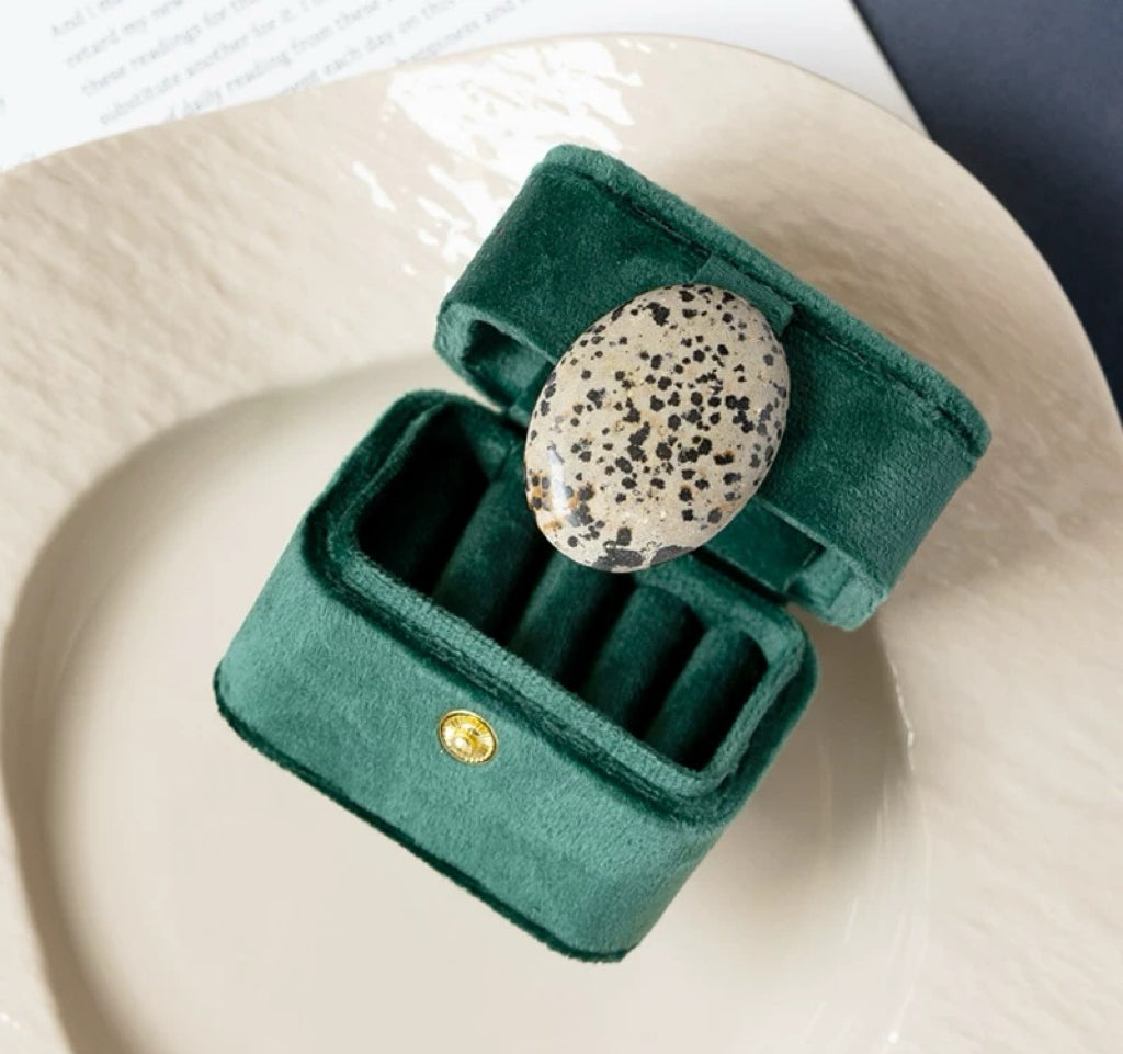 Natural Stone Velvet Jewelry Box – Elegant Storage for Rings & Earrings